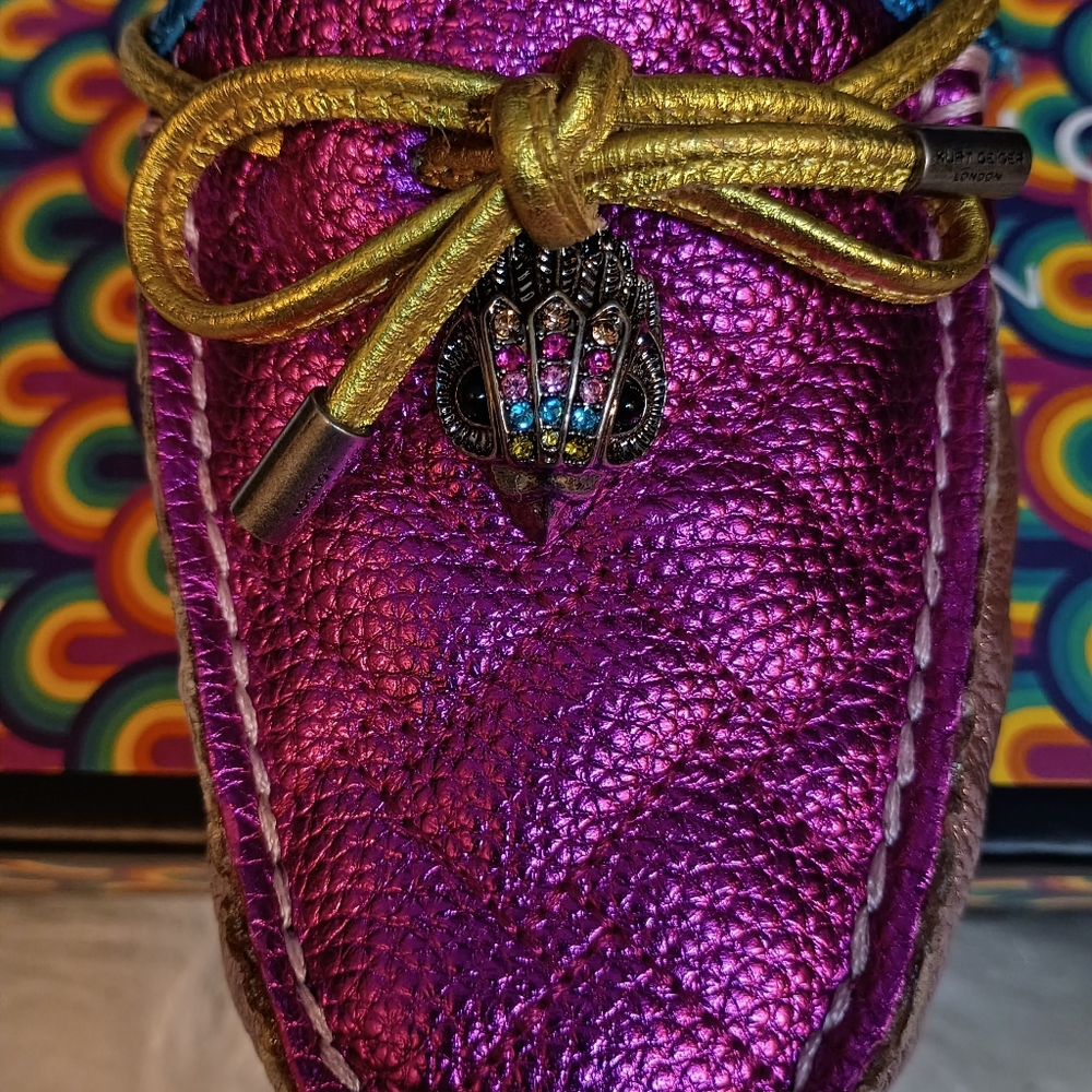Kurt Geiger Vibrant Eagle Moccasins with Gold Bow NEW IN THE BOX - Picture 4 of 12